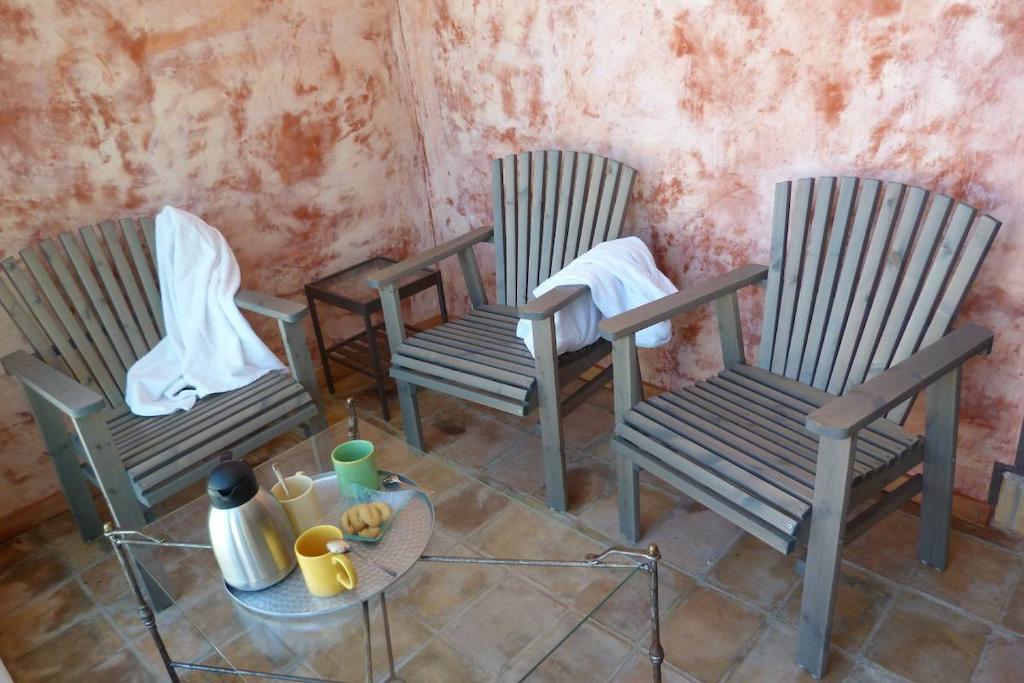 Le Mas De Pie Caud Acomodação com café da manhã Rognes Exterior foto